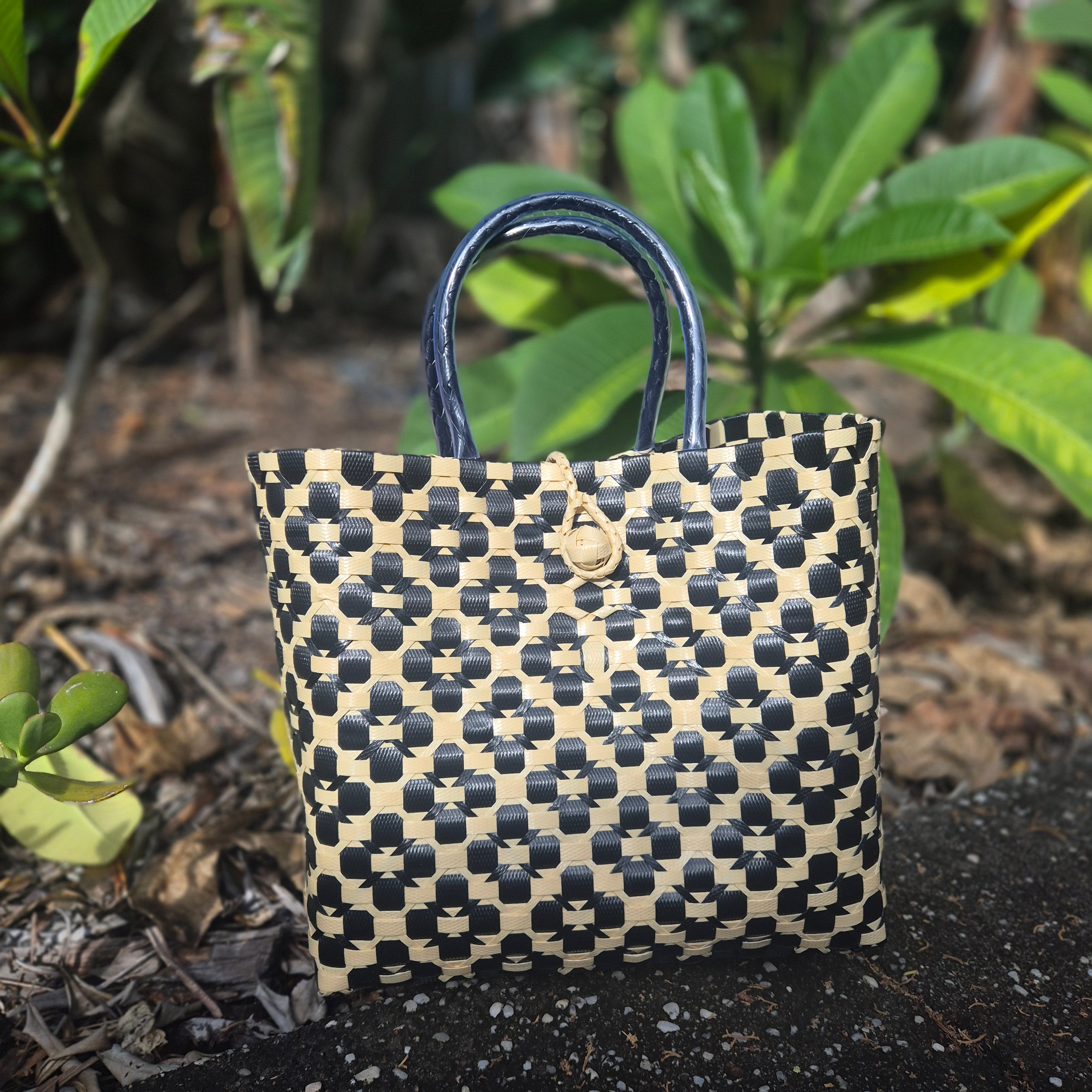 Handwoven Bali Mixed‑Colour Tote Bag – Unique Pattern Carry‑All