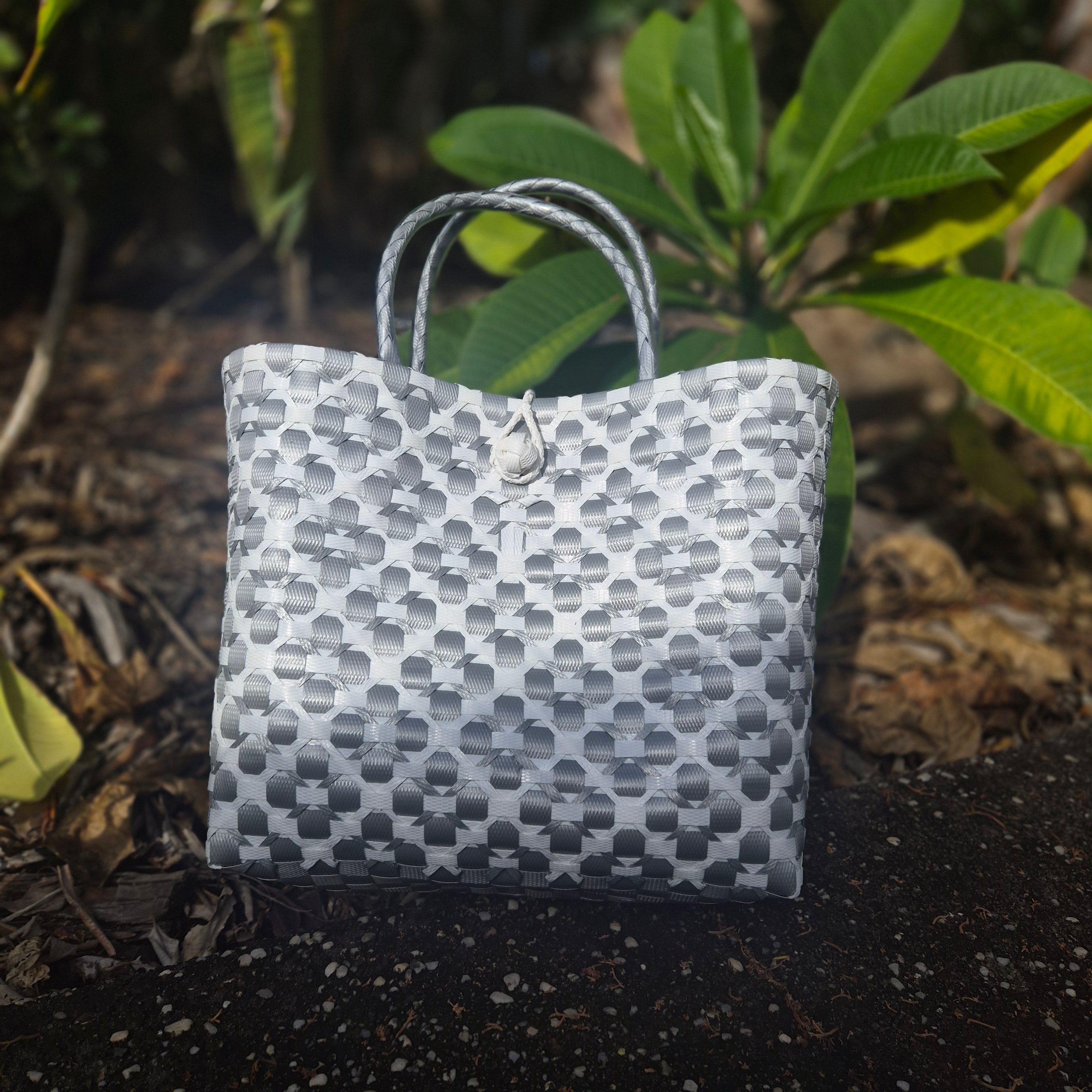 Handwoven Bali Mixed‑Colour Tote Bag – Unique Pattern Carry‑All
